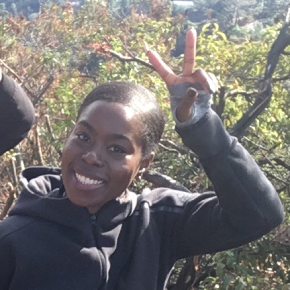 Meet your Posher, Docia - Picture 1 of 3